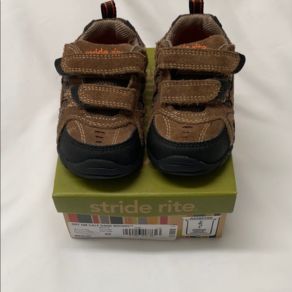 Almost new and in great condition boys shoes.